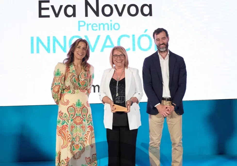NdP-Eva-Novoa-recibe-el-premio-a-la-Innovacion-del-Instituto-Maritimo-Espanol-03